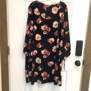 Liberty Love Black Floral 1X cinch Sleeve flowy thin Dress